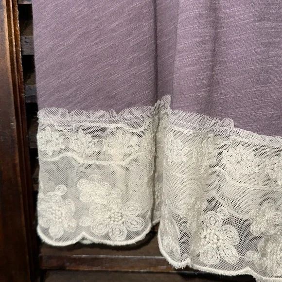 American eagle lace tank top✨ - Picture 2 of 3